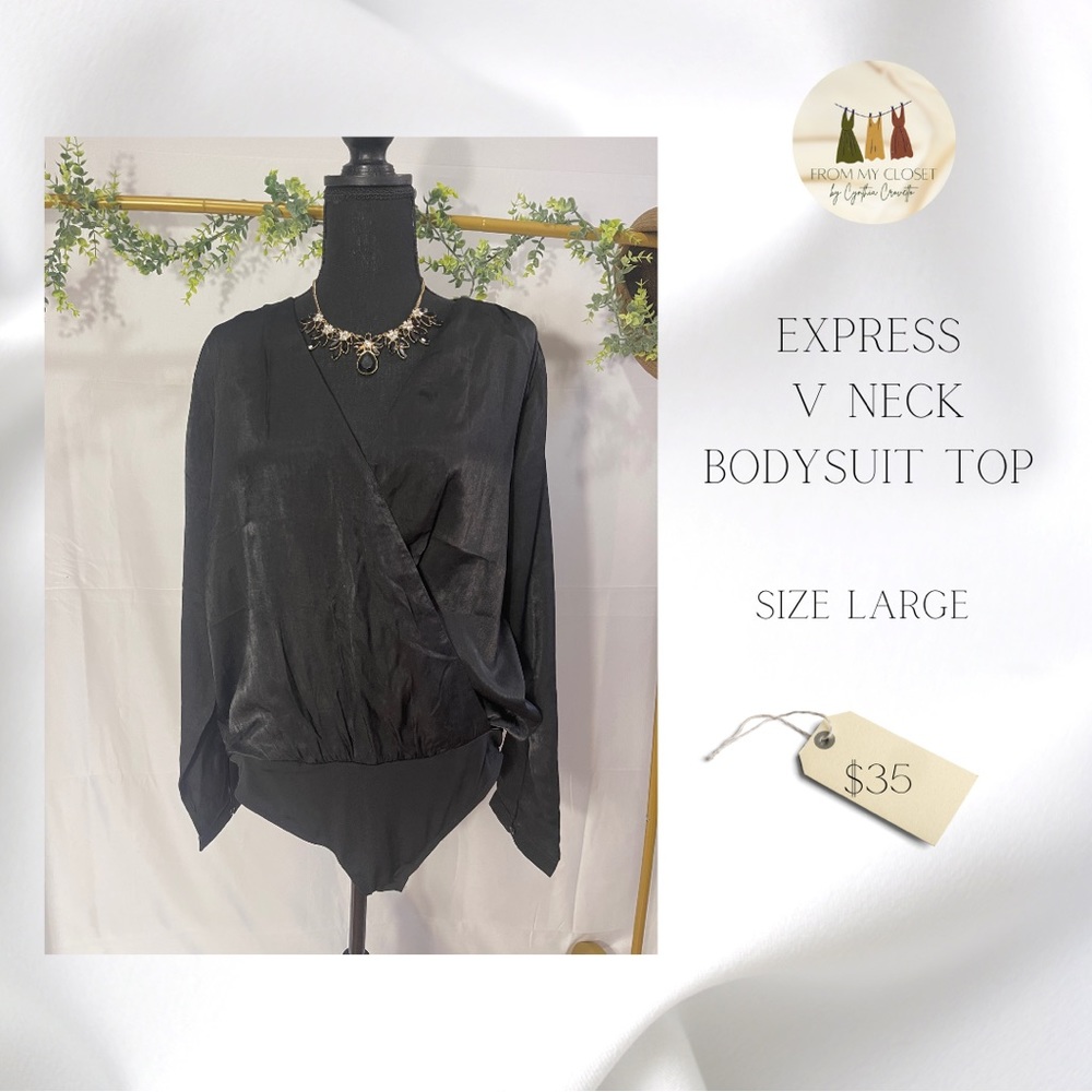♻️DISPONIBLE ♻️ NWT
✨NEW EXPRESS V Neck Bodysuit Top✨